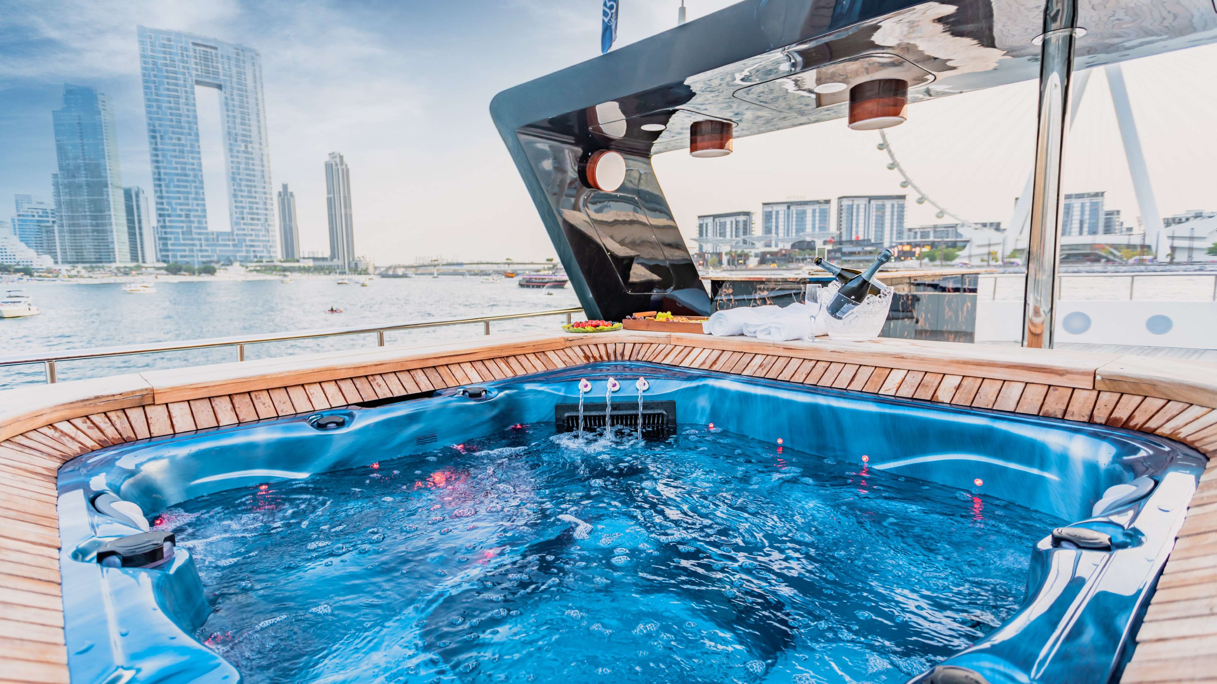 LUX151 private yacht in Dubai, preview photo 4