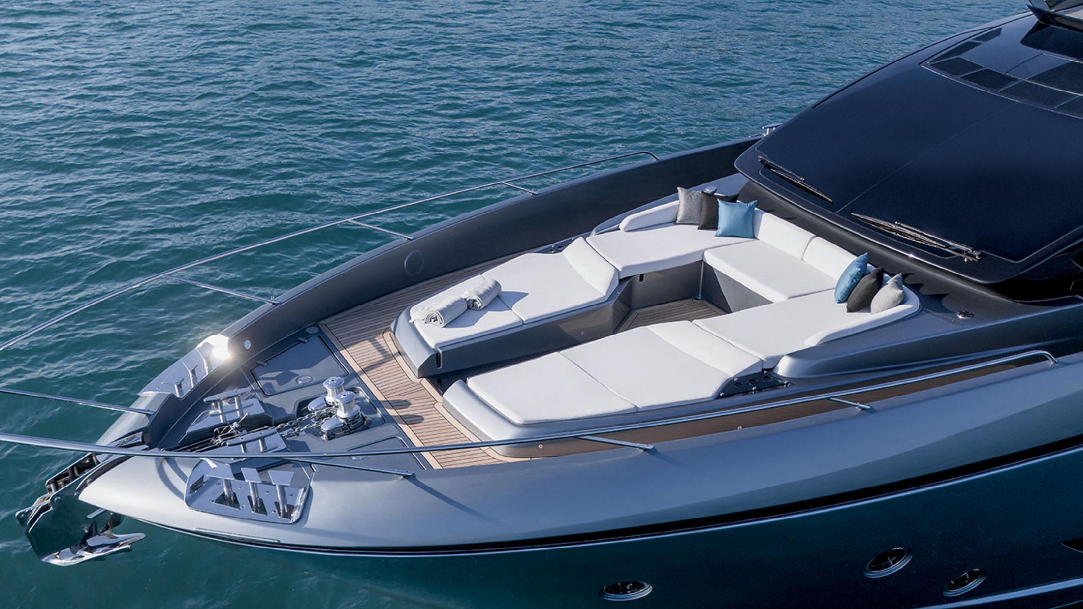 ULTRALUX 82 private yacht in Dubai, preview photo 2