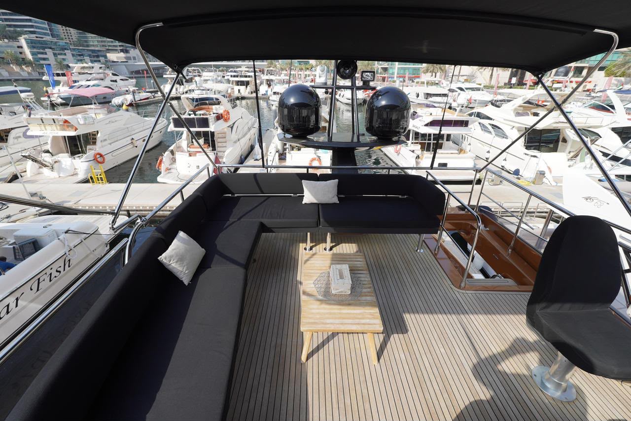Azimut 77 private yacht in Dubai, preview photo 4