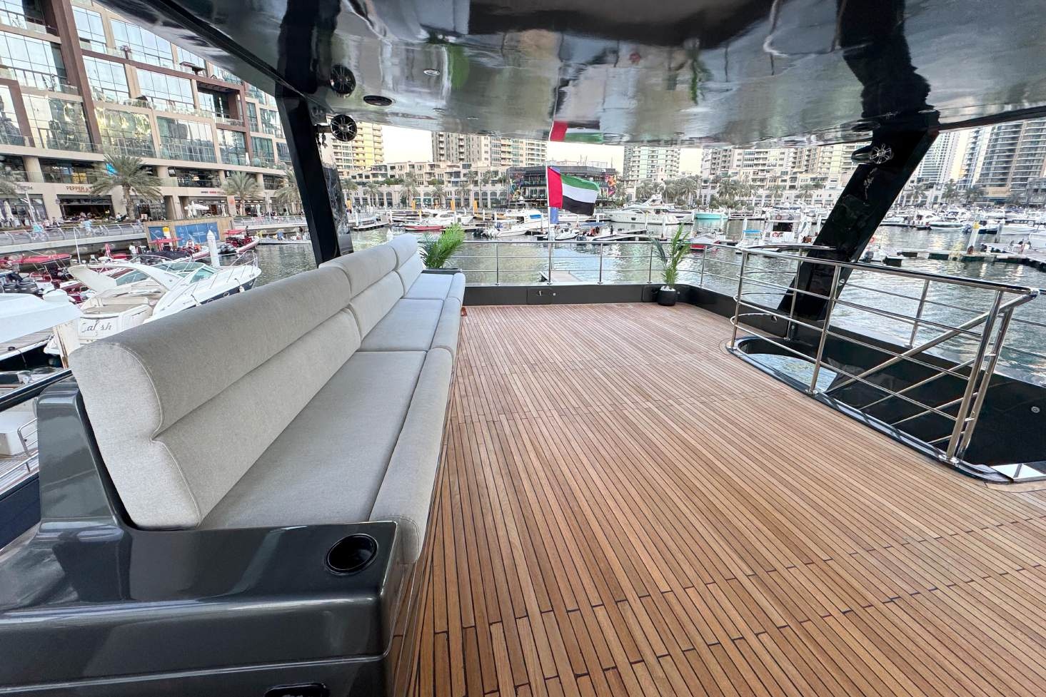 LuxBlack100 private yacht in Dubai, preview photo 2