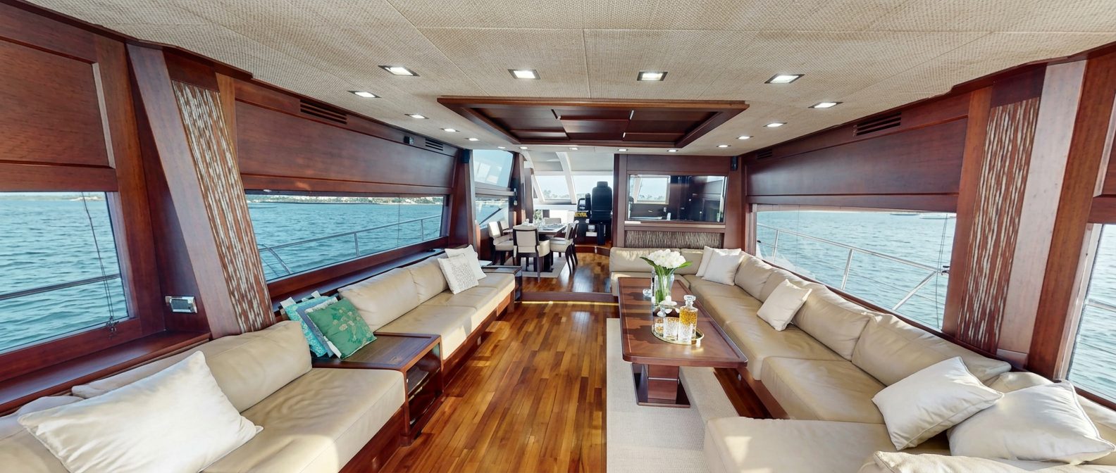SUPERIOR + JACUZZI private yacht in Dubai, preview photo 2